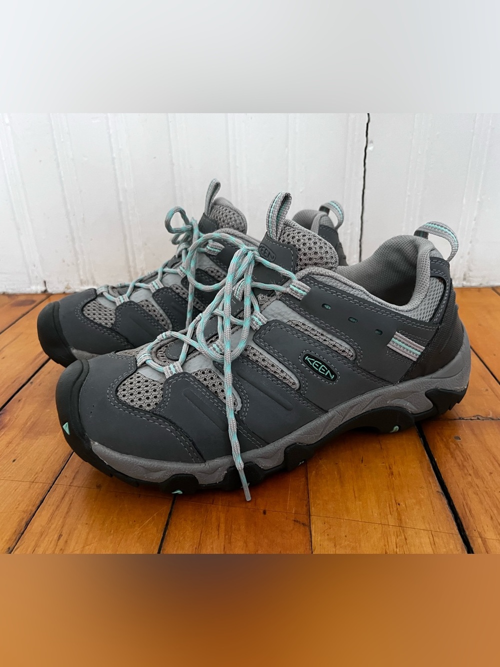 KEEN Koven Hiking Shoes, Size 10